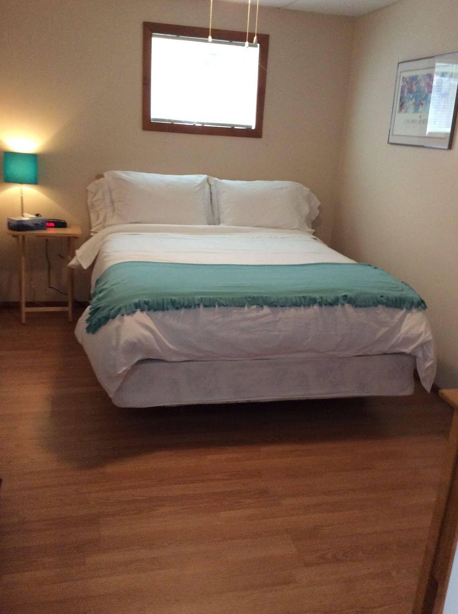 N' This On The Bay -Vacation Suite Wiarton Dış mekan fotoğraf
