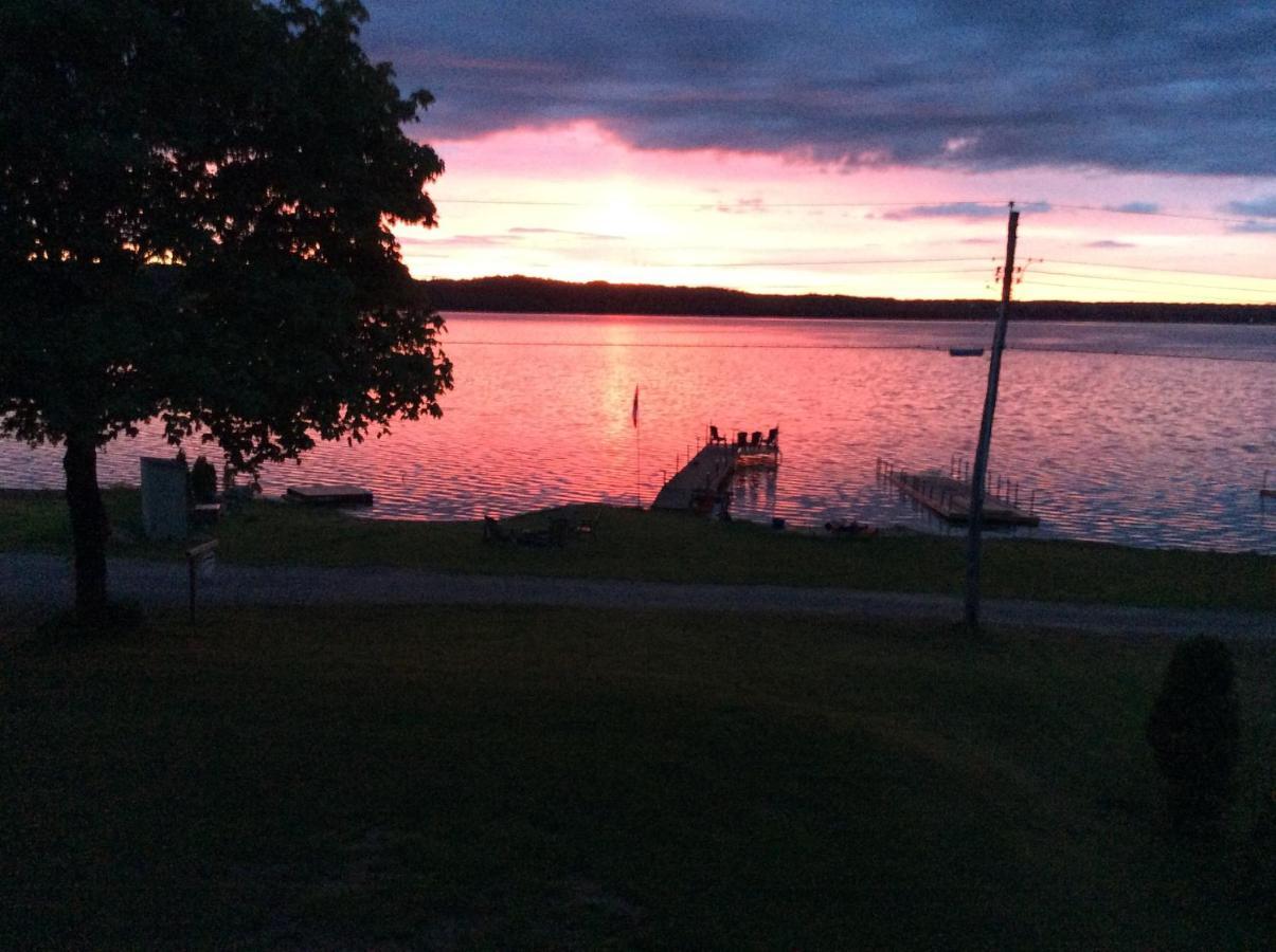 N' This On The Bay -Vacation Suite Wiarton Dış mekan fotoğraf